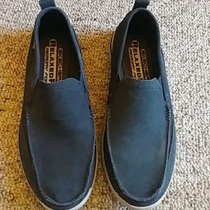 Sketchers slip ons